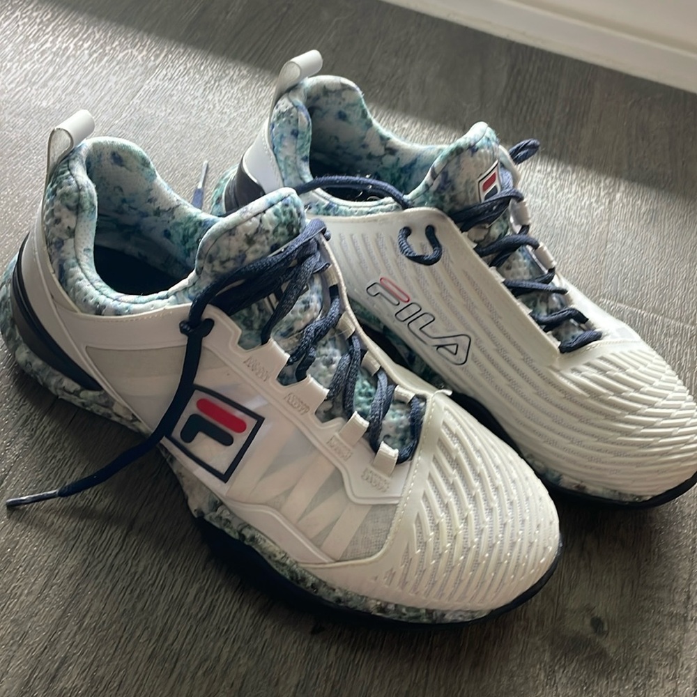 Fila size 8.5 pickleball/tennis shoes